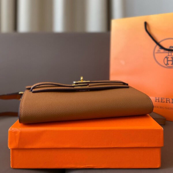 Epsom Kelly Wallet - Brown