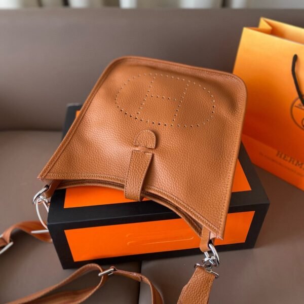 Evelyne   25  bag