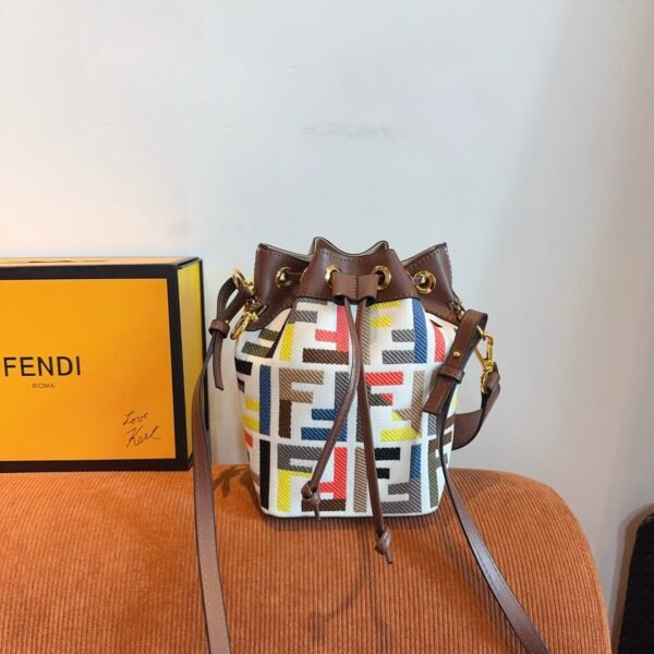 50D28D8D-D358-0294-B87B-C2C01D4513C4.jpg Fendi Mon Tresor