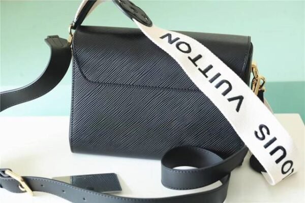 539D2C7D-BEEE-AF20-37A6-CA661E256E3D.jpg Louis Vuitton M24765 TWIST Medium Handbag