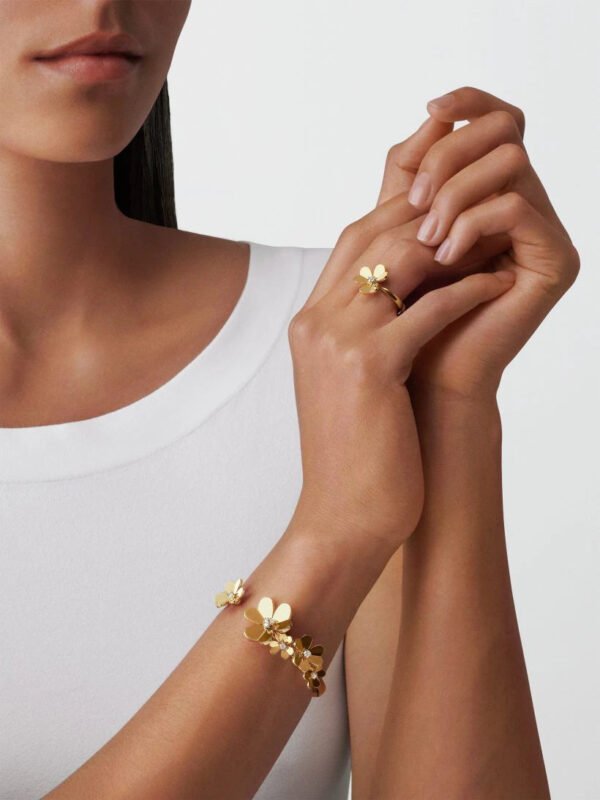 Frivole ring, 1 flower, small model