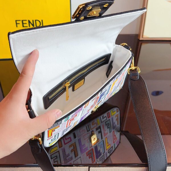 Fendi Baguette Medium - WHITE