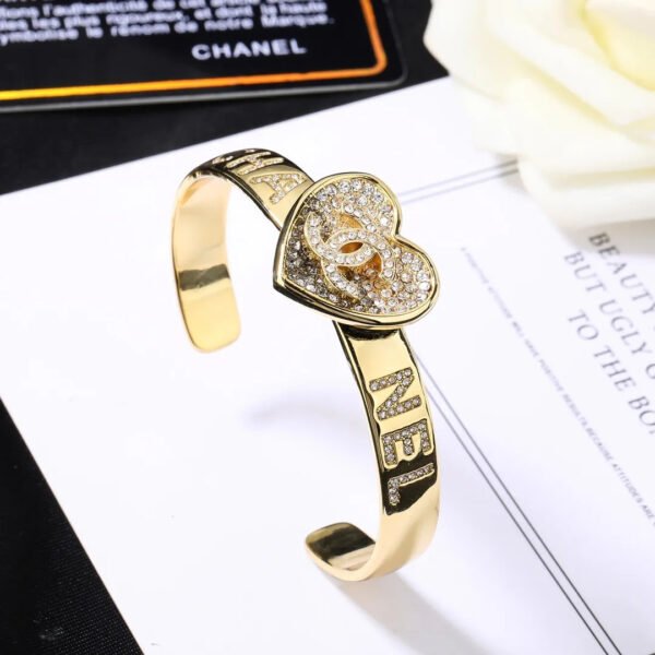5534C836-6AAE-F079-7B77-1447B89F8E90.jpg CC Bracelet 0013