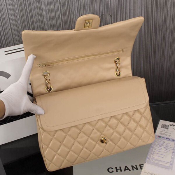 553DF8FD-20C9-3386-E7A0-65020701CC0B.jpg CHANEL Classic Maxi Handbag