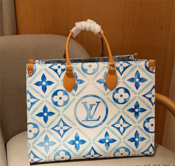 Louis Vuitton M11262 OnTheGo MM