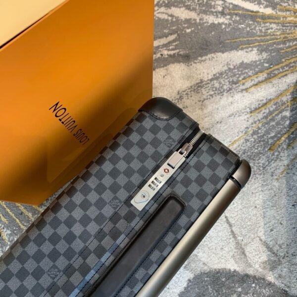 56E955F7-F6D3-E133-14D8-9D64F43EDA63.jpg Louis Vuitton N23209 Horizon 55