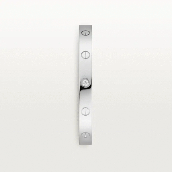 58BBFAC4-632F-E7D4-EFE8-293CCF1421FC.png LOVE BRACELET, 1 DIAMOND