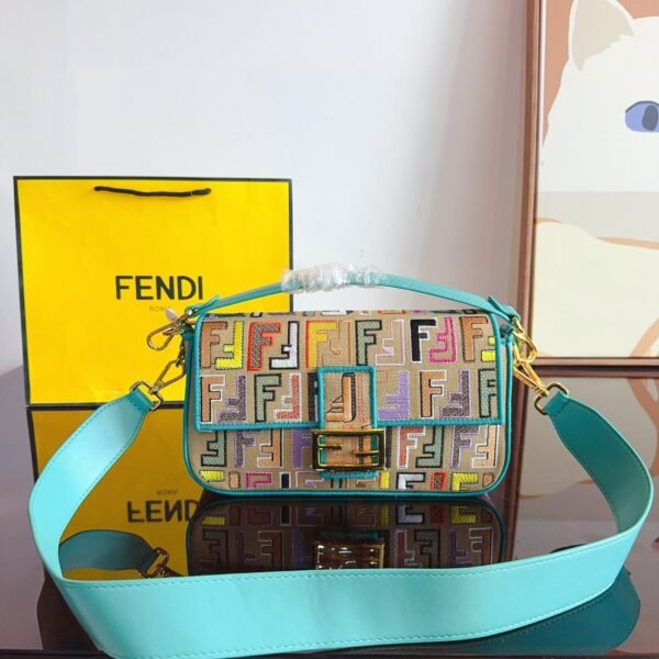 Fendi Baguette Medium - WHITE