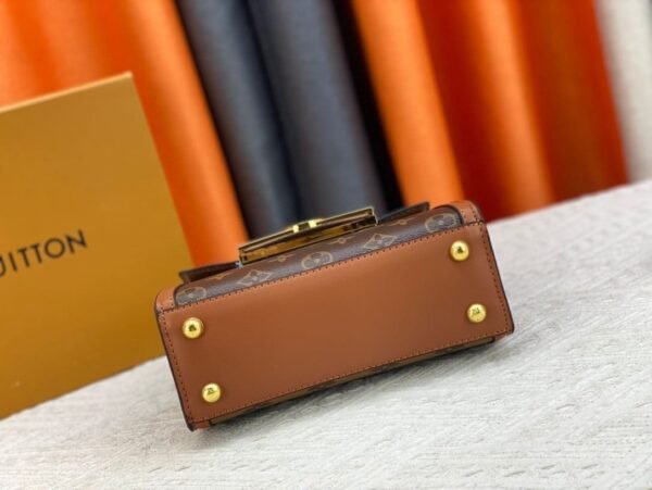 5A086396-326C-BE60-FD9B-7D7DF47DCEB5.jpg Louis Vuitton Dauphine Capitale M46751
