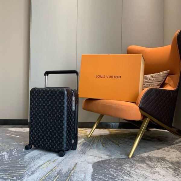 5A77F8AE-A0D7-B52F-9A69-42E4D2416DB4.jpg Louis Vuitton M23002 Horizon 55