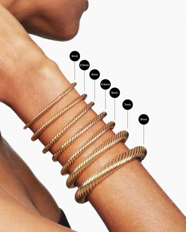 5B0518FE-5F2C-7019-D2FE-0B956C6F20A3_eae4a9ce-5ffb-4e47-9020-dcfd040f6f38.jpg Classic Cablespira Bracelet 18K Yellow Gold with Pearls and Diamonds, 5mm