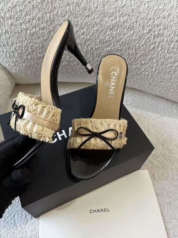 Chanel Off-white Ruffled Fabric CC Bow Slide Sandals