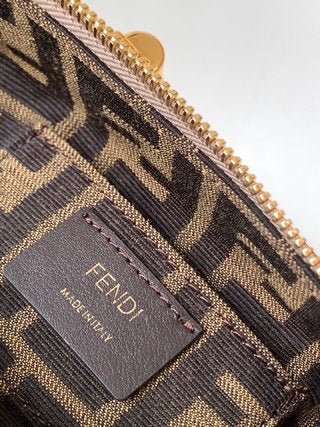 5CB14CB1-132F-0011-81BB-66685C4B8F45.jpg Fendi By The Way Mini Bag