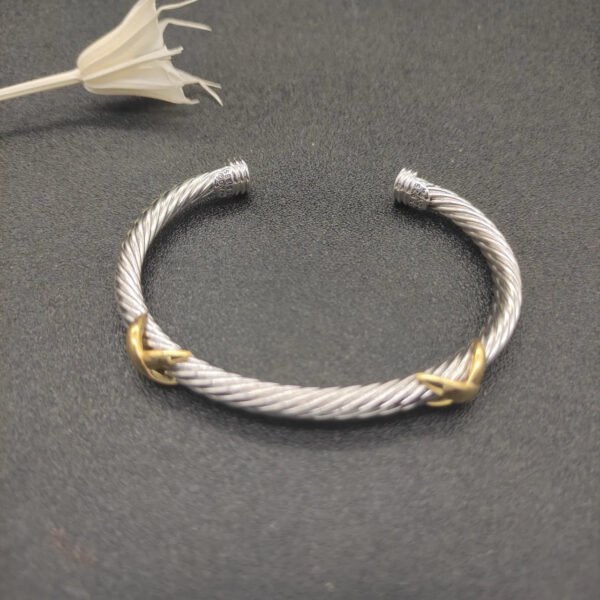 5CDB9CF7-7B4B-4E0D-8E02-A149146C403C.jpg X Classic Cable Station Bracelet Sterling Silver with 14K Yellow Gold, 5mm