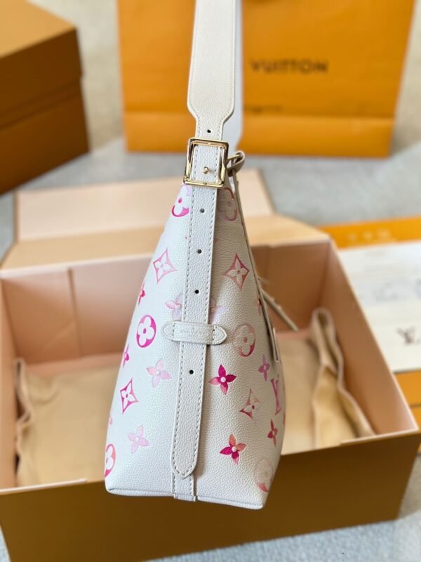 5D088196-CEC1-B8D3-04FF-C8226778DC12.jpg Louis Vuitton M24652 CarryAll PM