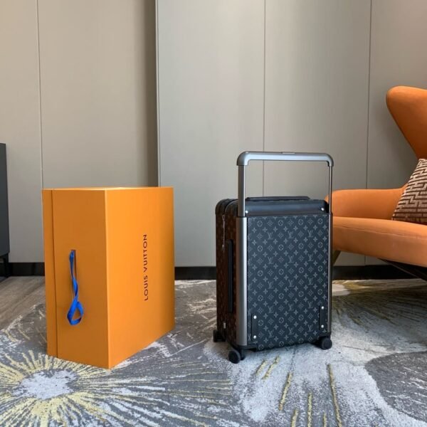 5E8DD7E6-C7FC-E257-9ADB-B2CE260D3A75.jpg Louis Vuitton M23002 Horizon 55