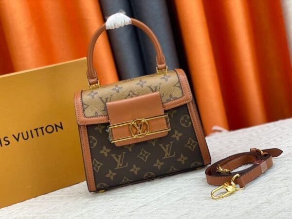 60B7EC9E-F7E5-7632-EBB4-1D8DF4D37101.jpg Louis Vuitton Dauphine Capitale M46751