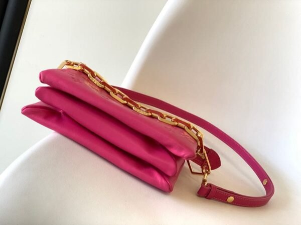 614F410E-7C8B-57FE-4067-FB798C963968.jpg Louis Vuitton Coussin PM M23613