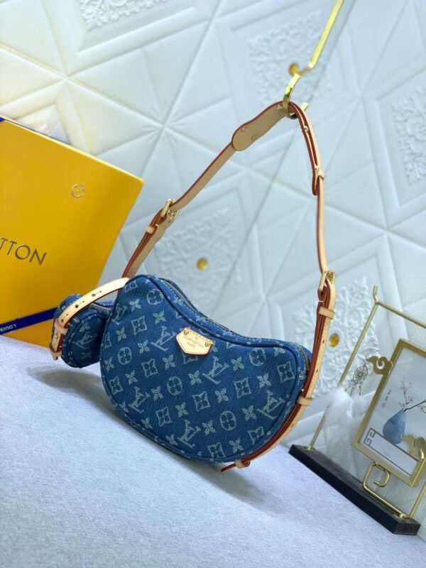 61B8F06A-943D-8EAF-0601-59E8B329B0F2.jpg Louis Vuitton Croissant MM M46856