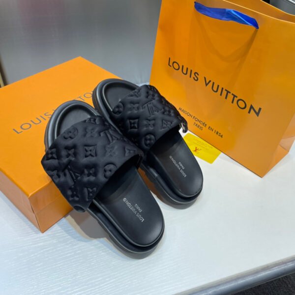Louis Vuitton Unisex Pool Pillow Comfort Sandal