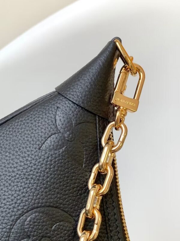 629AE8F0-6CCA-05FF-763E-B1A7BA3322A9.jpg Louis Vuitton Loop Hobo M46725