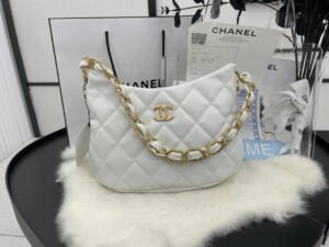 633E4584-7F98-8739-D1C4-E707CF350A14.jpg Chanel Hobo Handbag White For Women, Women’s Bags 9.4in/24cm