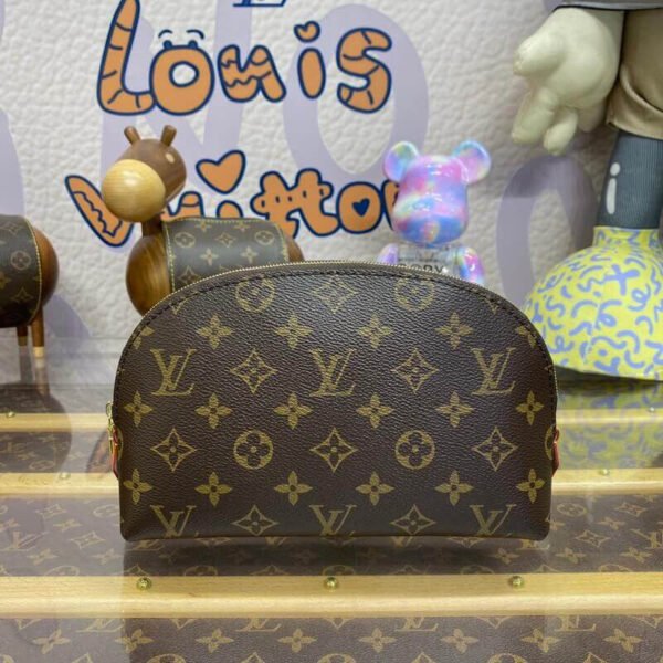 6462EA9C-E126-6F87-E678-1ABC6EDC6D2E.jpg Louis Vuitton Cosmetic Pouch MM M46579