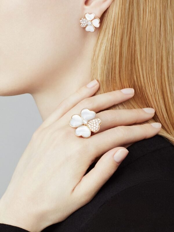 64BB32C3-54AC-036E-A4AA-1C445C4486A2.jpg Cosmos earrings, small model