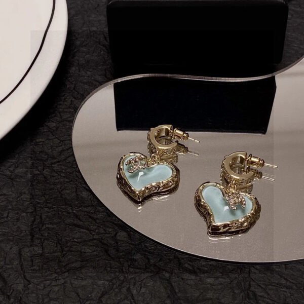 64BE10E7-EF58-C6F1-8280-6DEE414F7C69.jpg CC Jewelry New 35