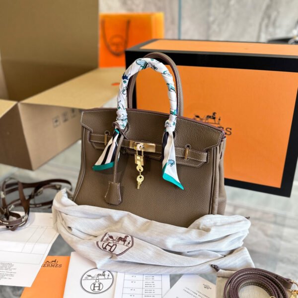 667B9D09-7C5E-7077-F239-62D52B33DC62.jpg Birkin 30 bag