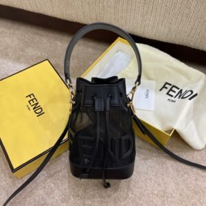 66A78749-1A2D-1D78-8FFD-0EDE32F5026F.jpg Fendi Mon Tresor Mini Bag