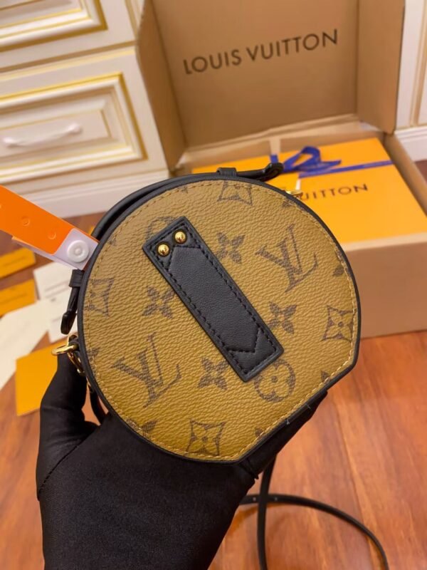66D07593-AA86-48F7-928E-4614B56D4631.jpg Louis Vuitton Mini Boite Chapeau M68276