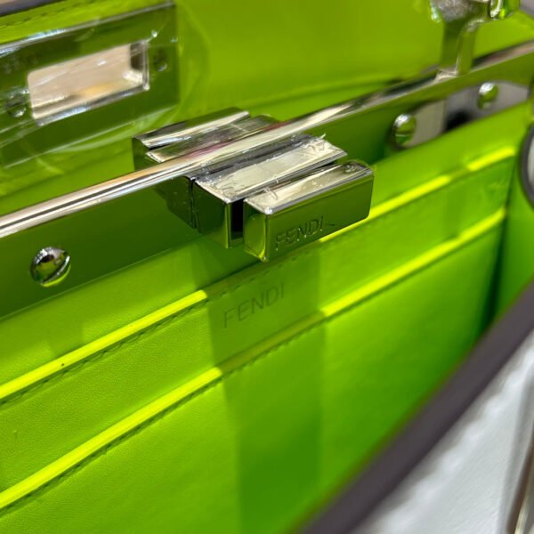 67E68405-BB92-1A66-740C-166B311CDAE5.jpg Fendi Peekaboo Medium iseeu Bag