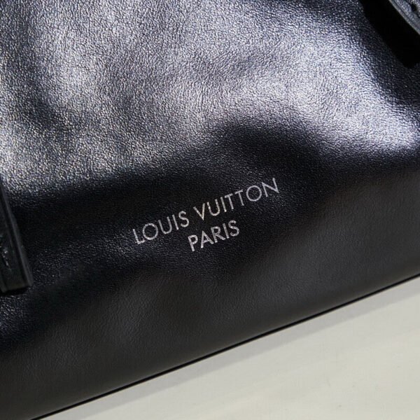 Louis Vuitton M25143 CarryAll MM