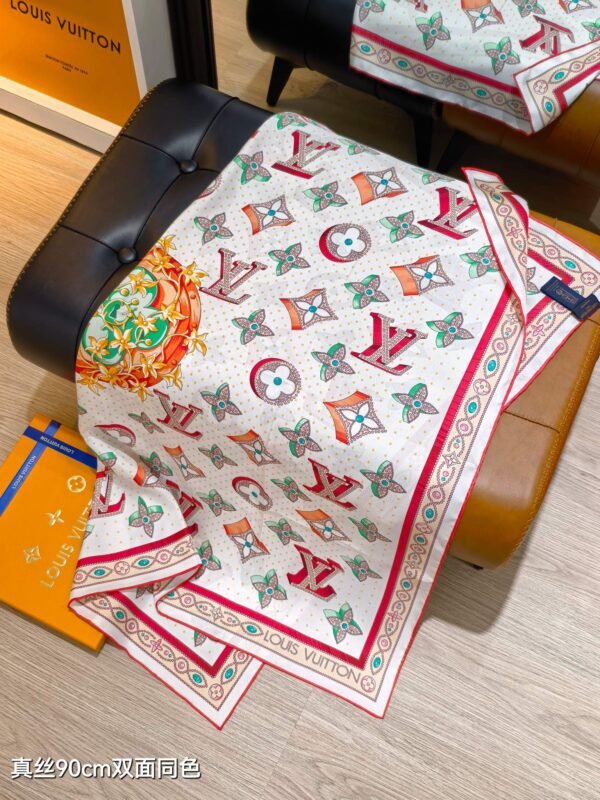 Monogram LV Locks Square 90 M79939