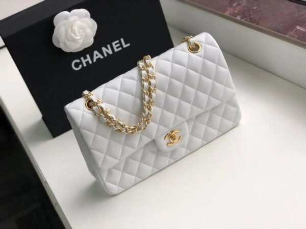 6B433520-79B6-12AB-199B-2EB663AEB6EE.jpg Chanel Classic Handbag Gold Toned Hardware WhiteFor Women, Women’s Bags, Shoulder And Crossbody Bags 10.2in/26cm A01112