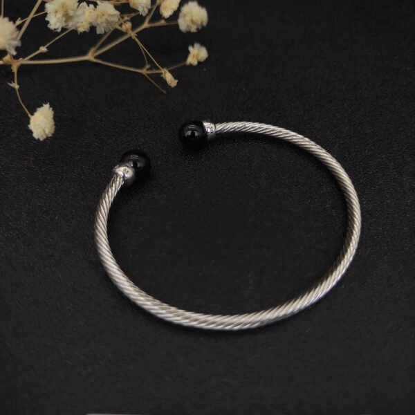6B90A4AE-2EA3-F799-5450-2B7D95C7A02A.jpg Solari Cablespira® Bracelet Sterling Silver with Black Agate and Diamonds, 3mm