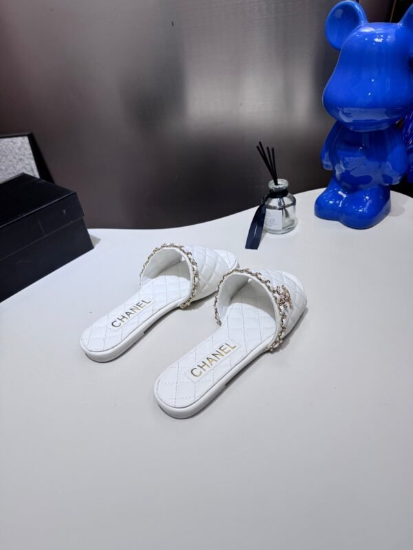 6BD6C186-60E7-BC5F-093E-117EB8FE7893.jpg Chanel Women's Logo 25ss CC Sandal