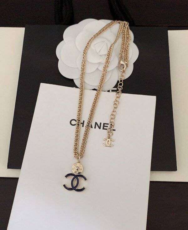 6D415A3D-9EE0-3DBA-DB3D-B0FB1F47BDFF.jpg Round brand blue double C necklace