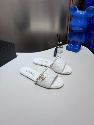706D21C3-03E0-5BDD-80EB-9EC36B364986.jpg Chanel Women's Logo 25ss CC Sandal