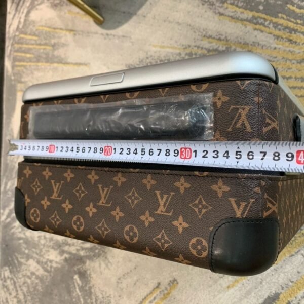 70D5AB96-4F5B-F9F3-3DD9-D5CF2407167C.jpg Louis Vuitton M20294 Horizon 55