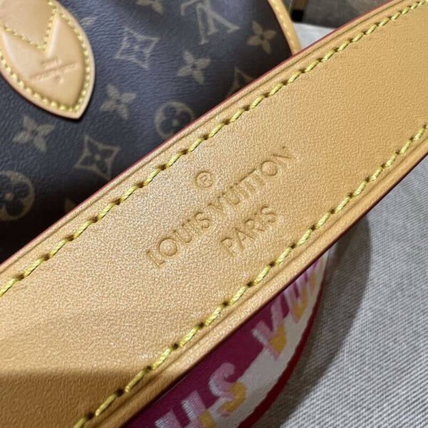 71496607-ED17-DFD0-2CD3-31578AAC2AB5.jpg Louis Vuitton Diane M46049