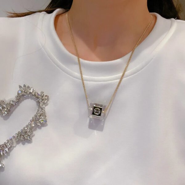 71A0DB67-6BB7-331F-CC69-243A2B304C85.jpg cc Necklace