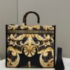 Fendi Sunshine Shopper Meduim Bag