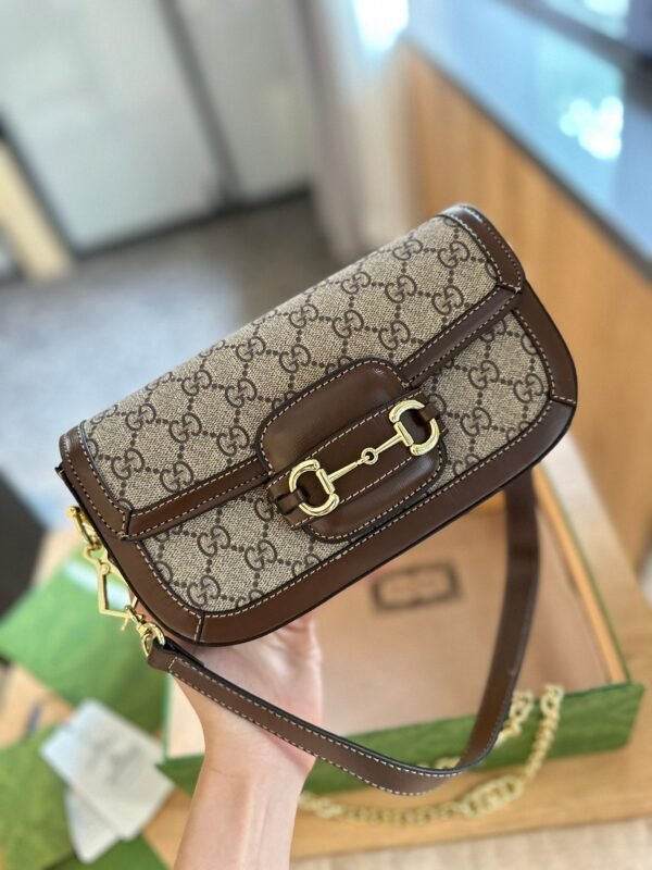 72F5E5CF-3628-AD5B-C325-B1E0FC93300D_590d2186-7343-45db-9590-1d8d22123a9d.jpg HORSEBIT 1955 SMALL SHOULDER BAG