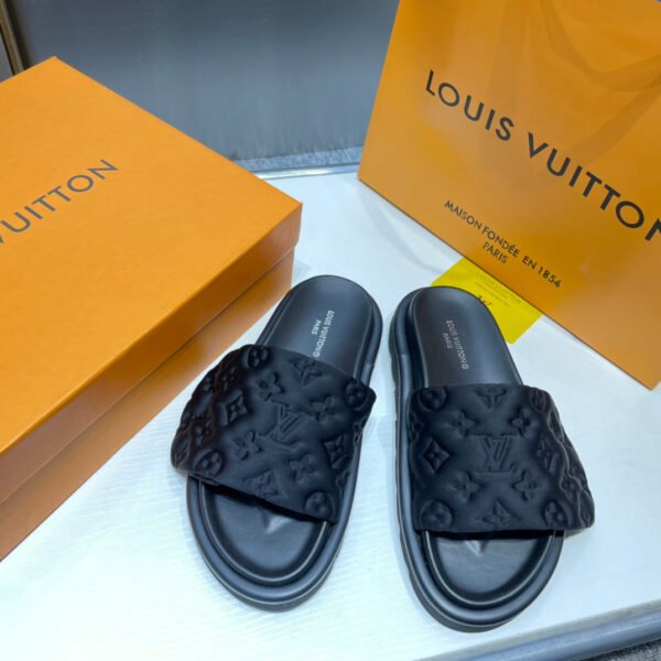 Louis Vuitton Unisex Pool Pillow Comfort Sandal