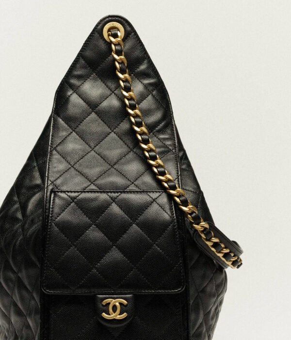 CHANEL 25 large bag(Black)