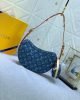 768F79B5-F3B1-636B-A03B-B422391F744B.jpg Louis Vuitton Croissant MM M46856