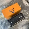 76A4BFF4-B39D-FB19-6635-2EBEA63BC94C.jpg Louis Vuitton M23002 Horizon 55