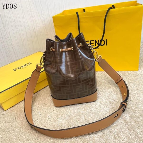 793B3D47-EC65-308A-0981-2100E94D0808.jpg Fendi Mon Tresor Bag